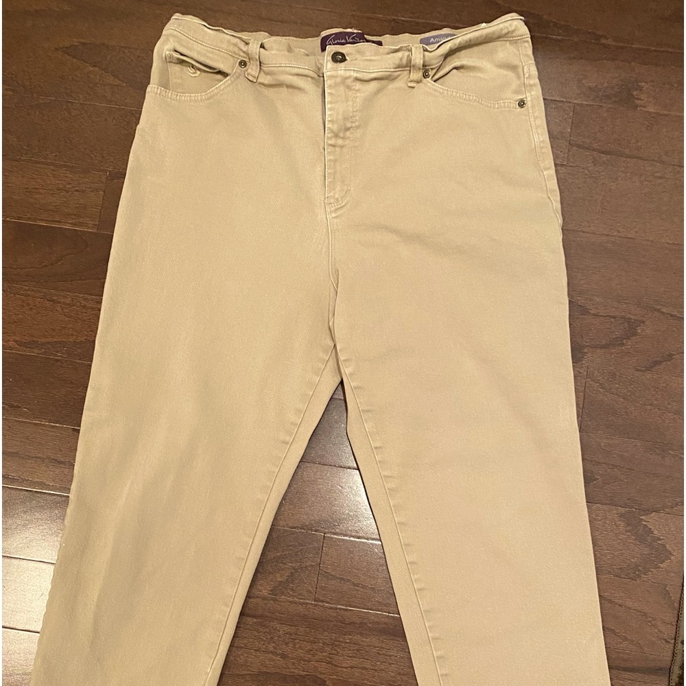 Gloria Vanderbilt 4 Pocket Beige Jeans